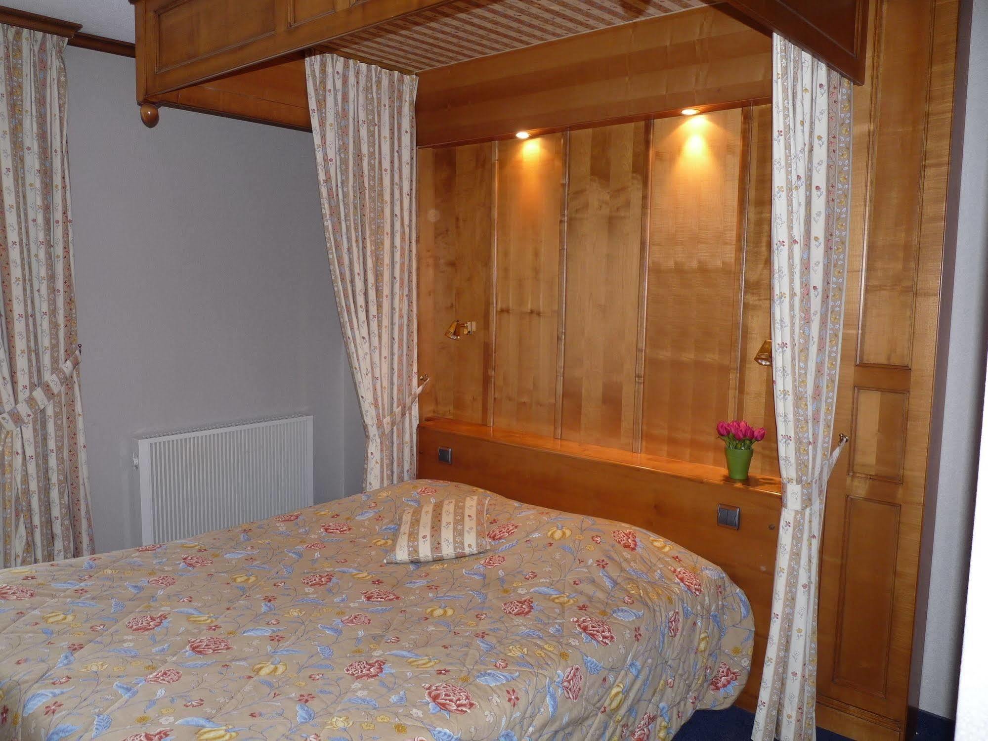 Hotel Le ריקוויר מראה חיצוני תמונה